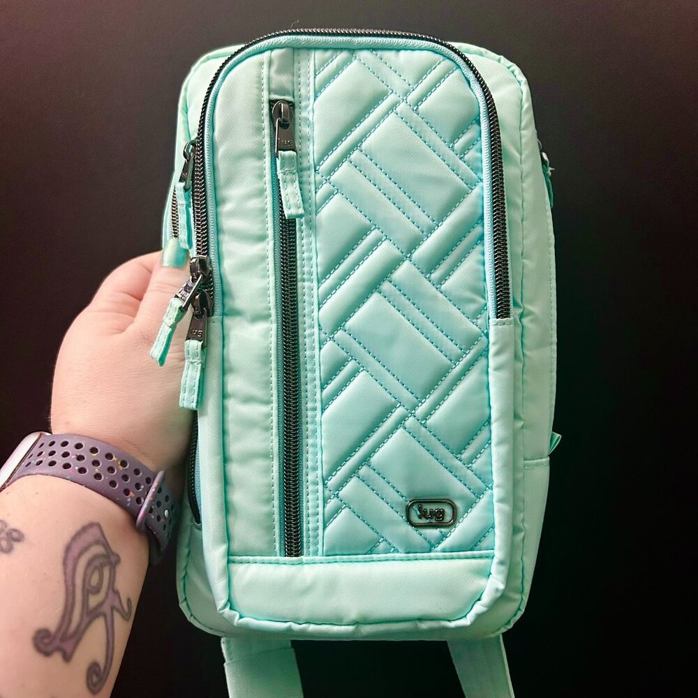 Lug Tailback Sling Bag in Aquamarine Blue